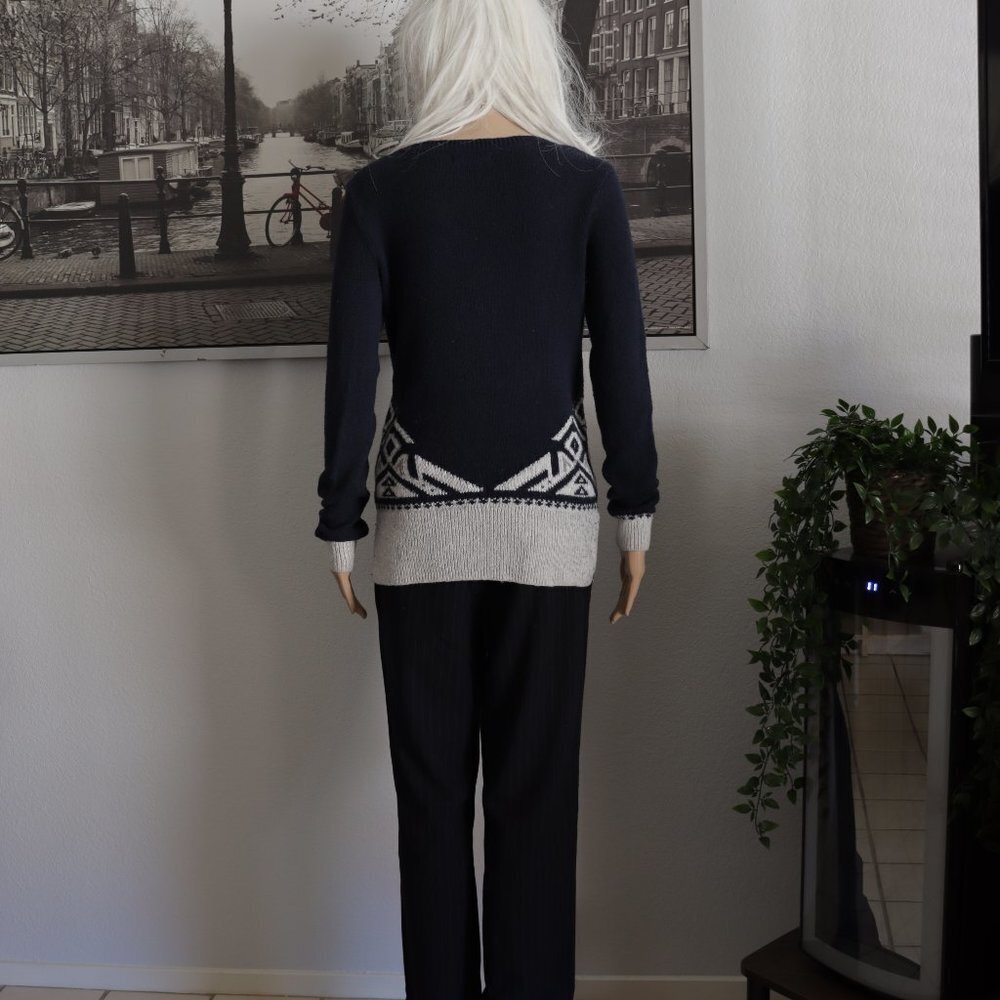TOP Hollister Navy & Gray Geometric Knit Sweater - S - Super Soft Cozy Pullover - Picture 2 of 8